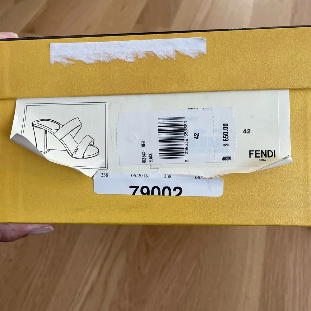 Fendi black patent leather slides Size 42 - Picture 7 of 7